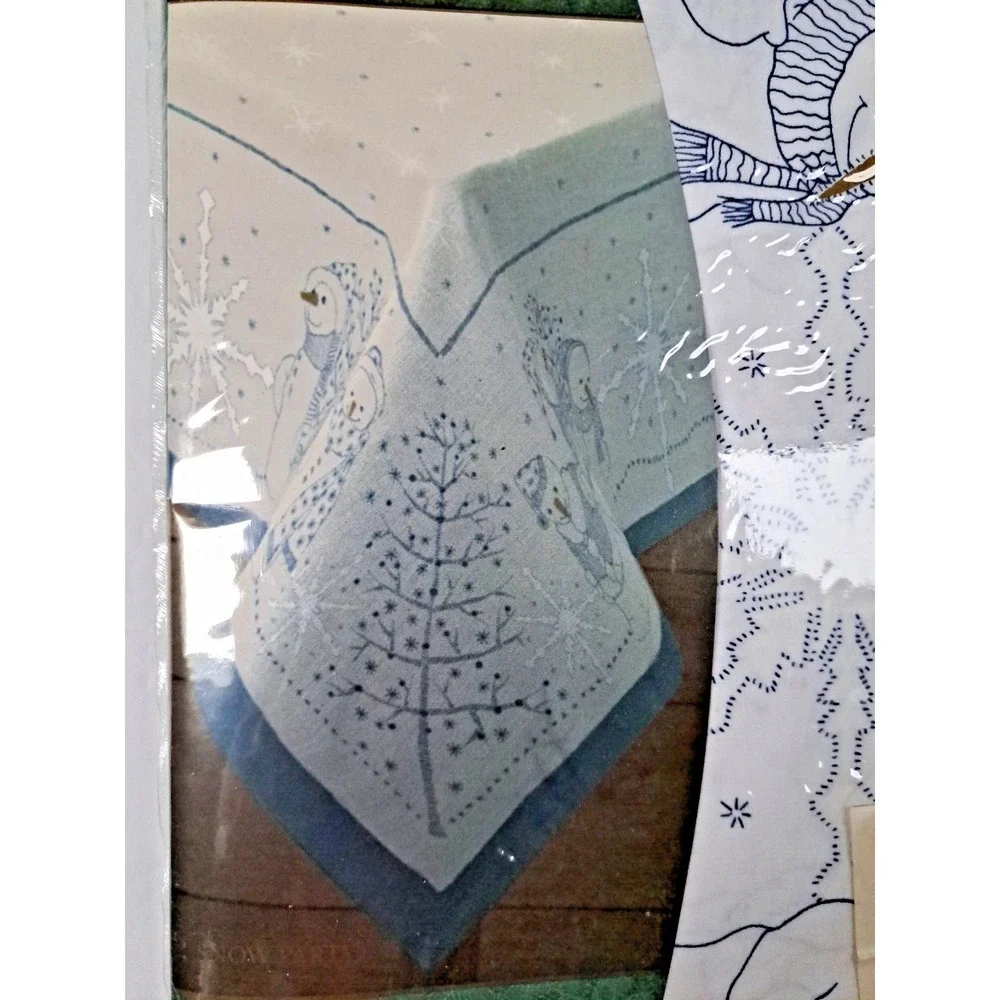 Tobin Home Fashions Snow Party‎ Oval Tablecloth 60x 102